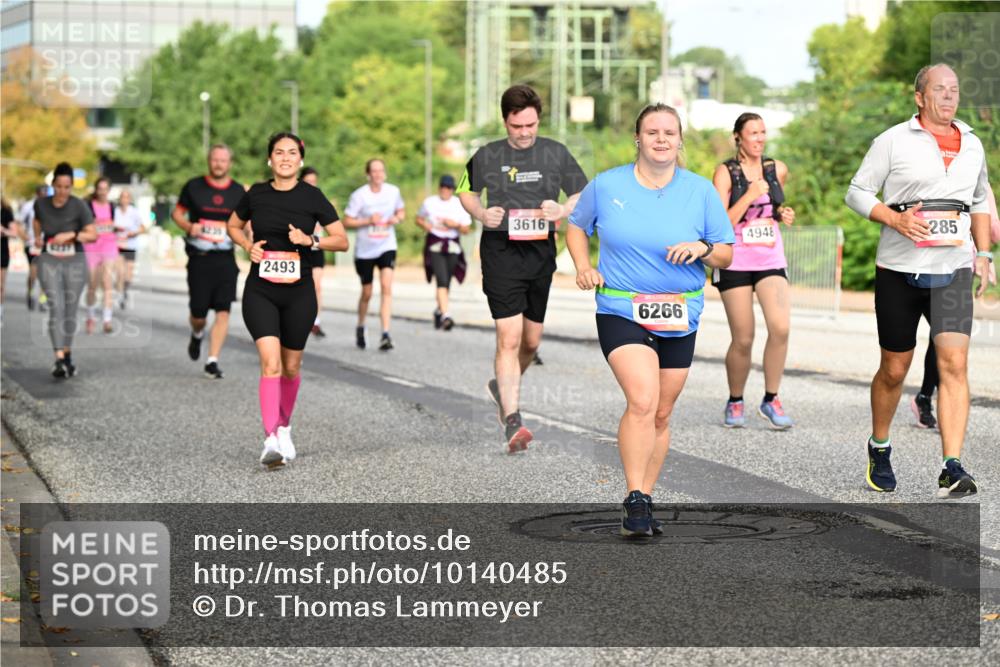 06.09.2026 - CURREX Alsterlauf Dr. Thomas Lammeyer http://msf.ph/oto/10140485 06.09.2026 10:08:26 Laufen 4236, 2493, 3616, 6266, 4948, 285 meine-sportfotos.de