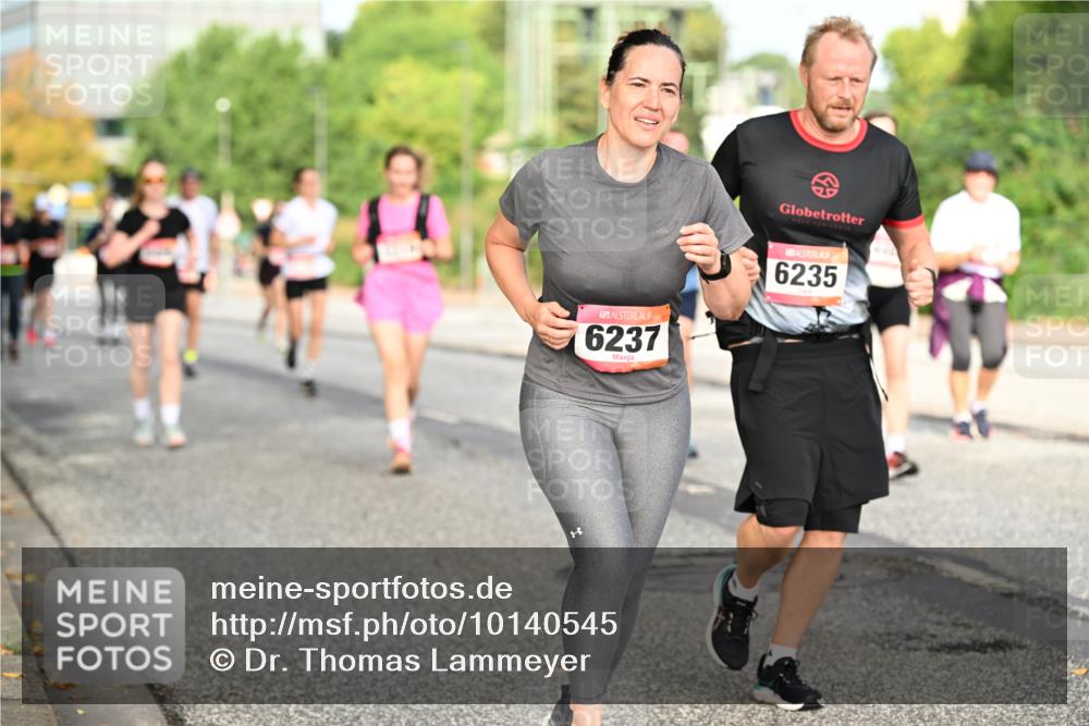 06.09.2026 - CURREX Alsterlauf Dr. Thomas Lammeyer http://msf.ph/oto/10140545 06.09.2026 10:08:32 Laufen 6237, 6235 meine-sportfotos.de