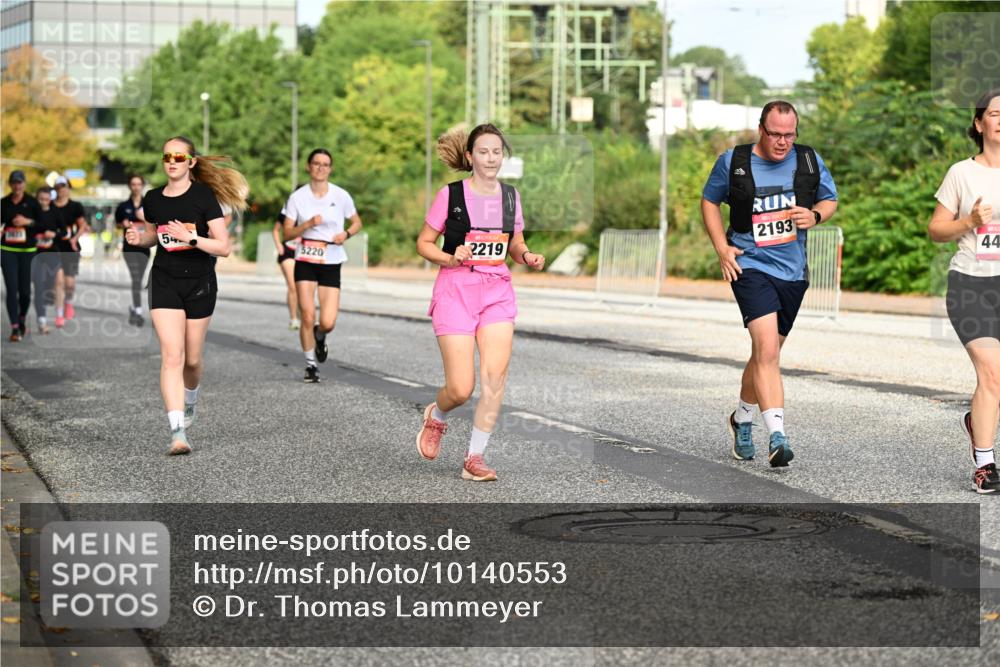 06.09.2026 - CURREX Alsterlauf Dr. Thomas Lammeyer http://msf.ph/oto/10140553 06.09.2026 10:08:33 Laufen 5, 5220, 2193, 2219, 44 meine-sportfotos.de