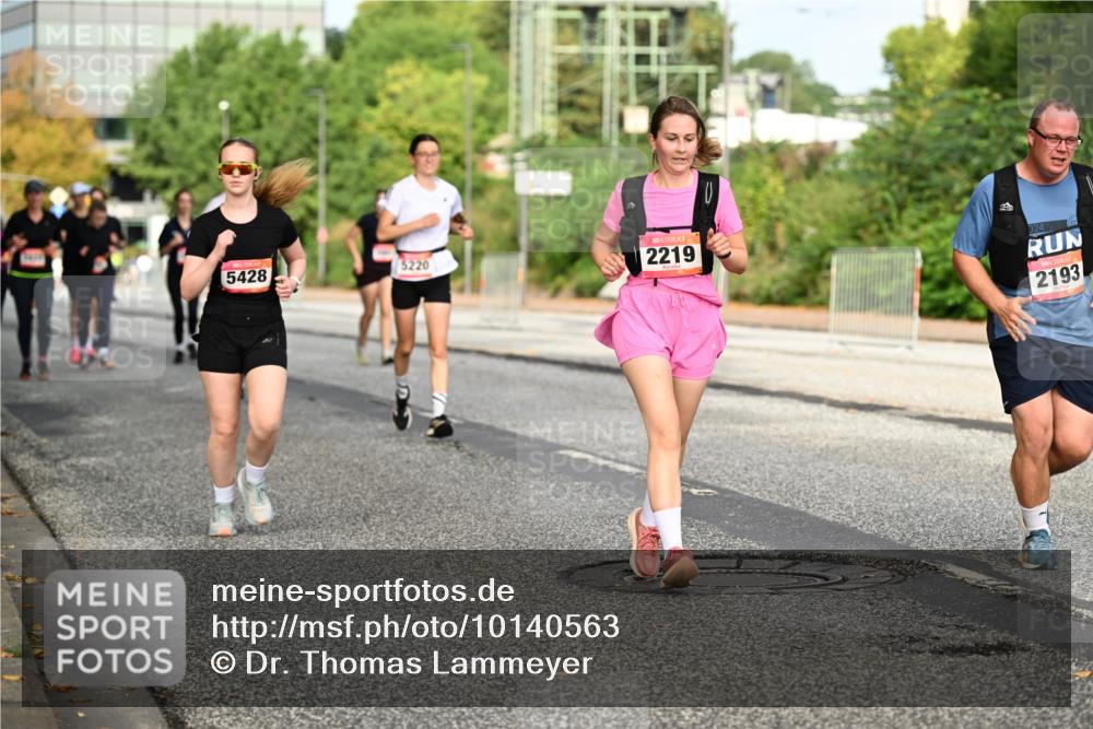 06.09.2026 - CURREX Alsterlauf Dr. Thomas Lammeyer http://msf.ph/oto/10140563 06.09.2026 10:08:34 Laufen 5220, 5428, 2219, 024, 2193 meine-sportfotos.de