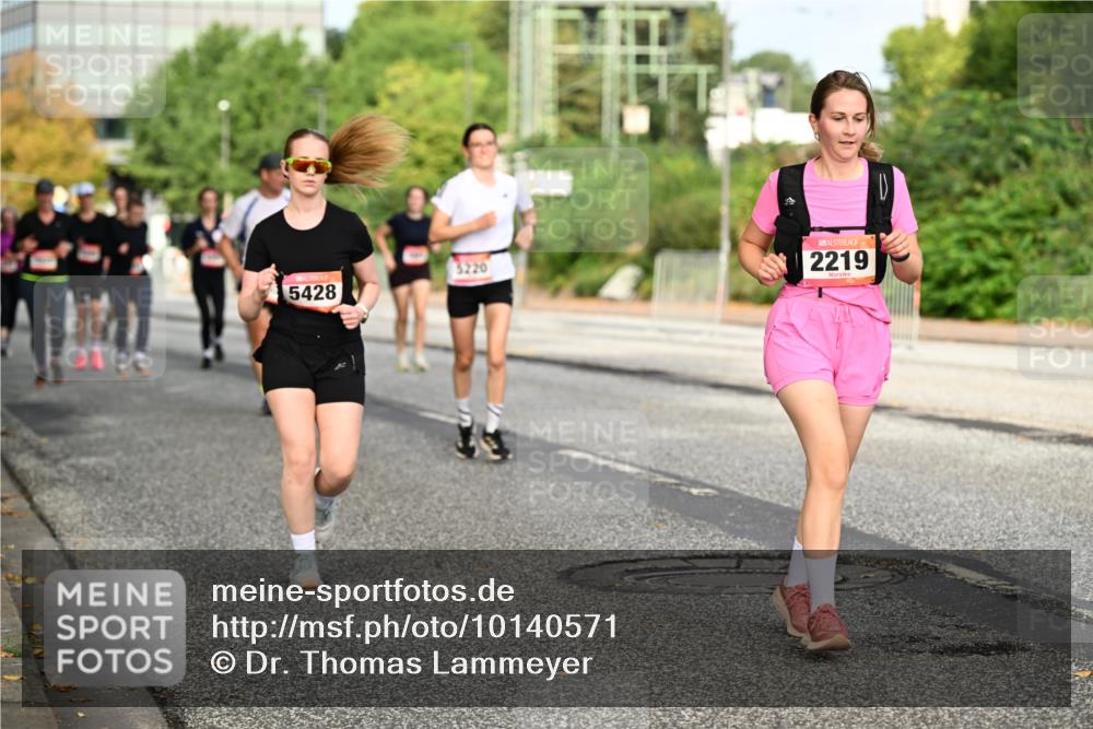 06.09.2026 - CURREX Alsterlauf Dr. Thomas Lammeyer http://msf.ph/oto/10140571 06.09.2026 10:08:35 Laufen 5428, 2219 meine-sportfotos.de