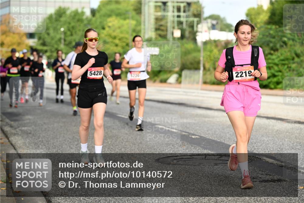 06.09.2026 - CURREX Alsterlauf Dr. Thomas Lammeyer http://msf.ph/oto/10140572 06.09.2026 10:08:35 Laufen 5428, 5220, 2219 meine-sportfotos.de