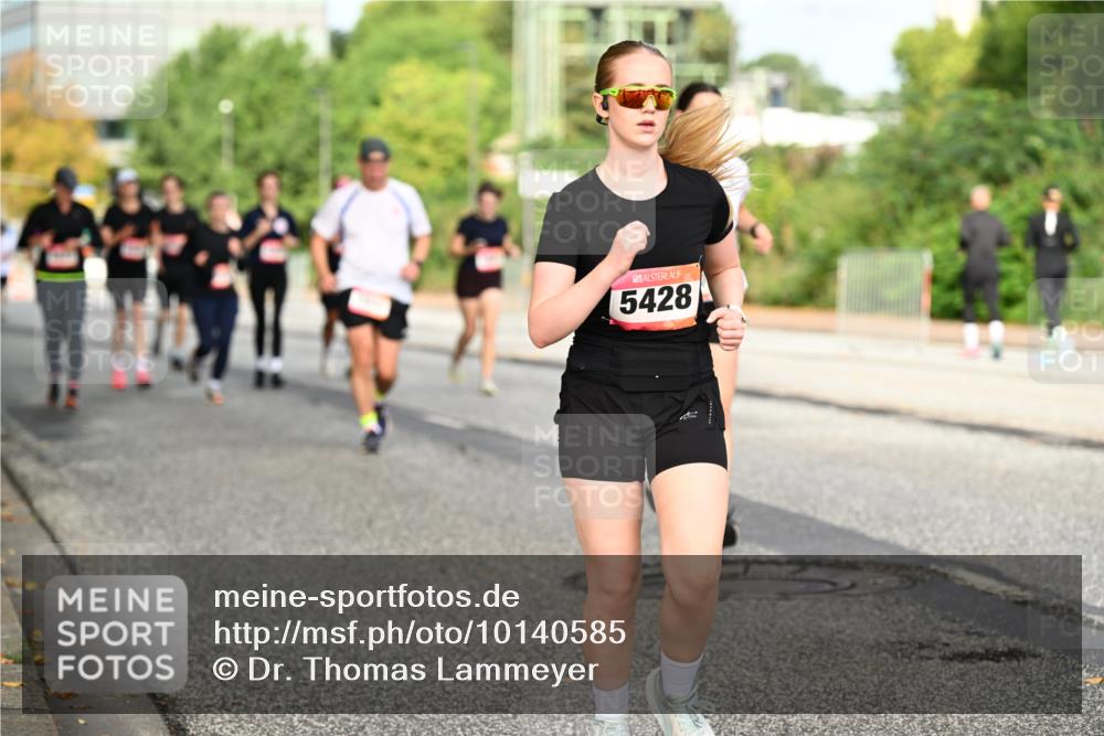 06.09.2026 - CURREX Alsterlauf Dr. Thomas Lammeyer http://msf.ph/oto/10140585 06.09.2026 10:08:36 Laufen 5428 meine-sportfotos.de