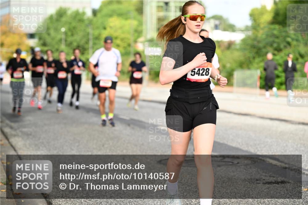 06.09.2026 - CURREX Alsterlauf Dr. Thomas Lammeyer http://msf.ph/oto/10140587 06.09.2026 10:08:36 Laufen 5428 meine-sportfotos.de