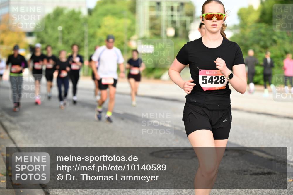 06.09.2026 - CURREX Alsterlauf Dr. Thomas Lammeyer http://msf.ph/oto/10140589 06.09.2026 10:08:37 Laufen 332, 5428 meine-sportfotos.de