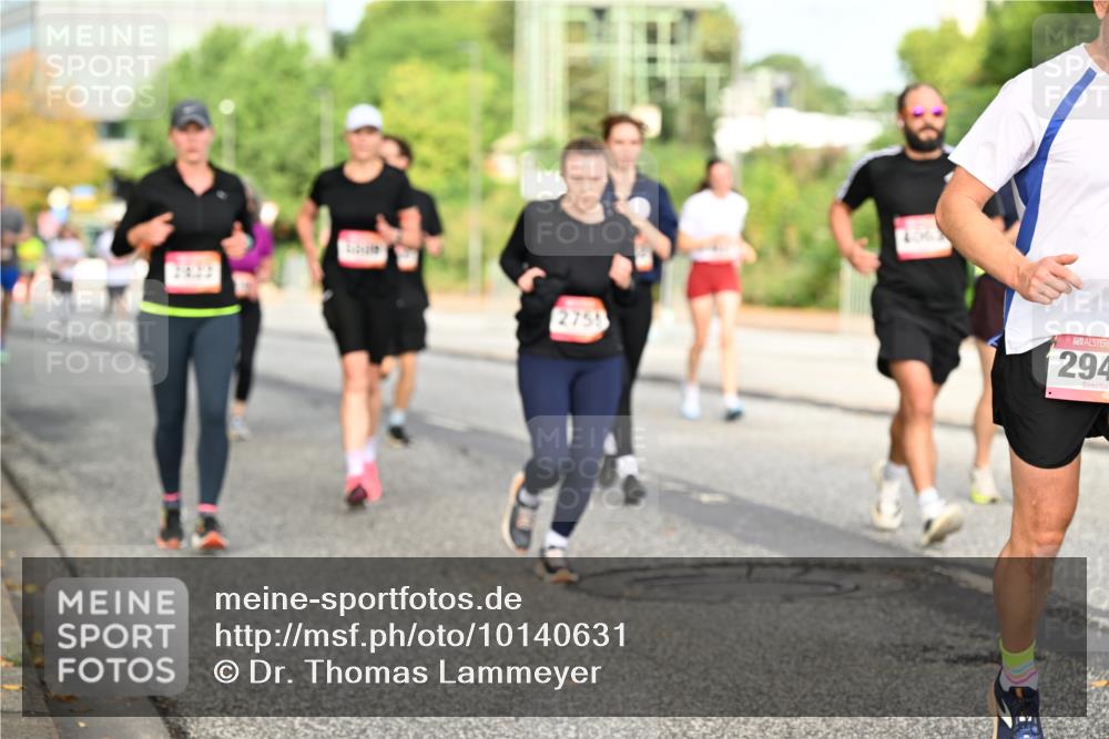 06.09.2026 - CURREX Alsterlauf Dr. Thomas Lammeyer http://msf.ph/oto/10140631 06.09.2026 10:08:41 Laufen 2755, 294 meine-sportfotos.de