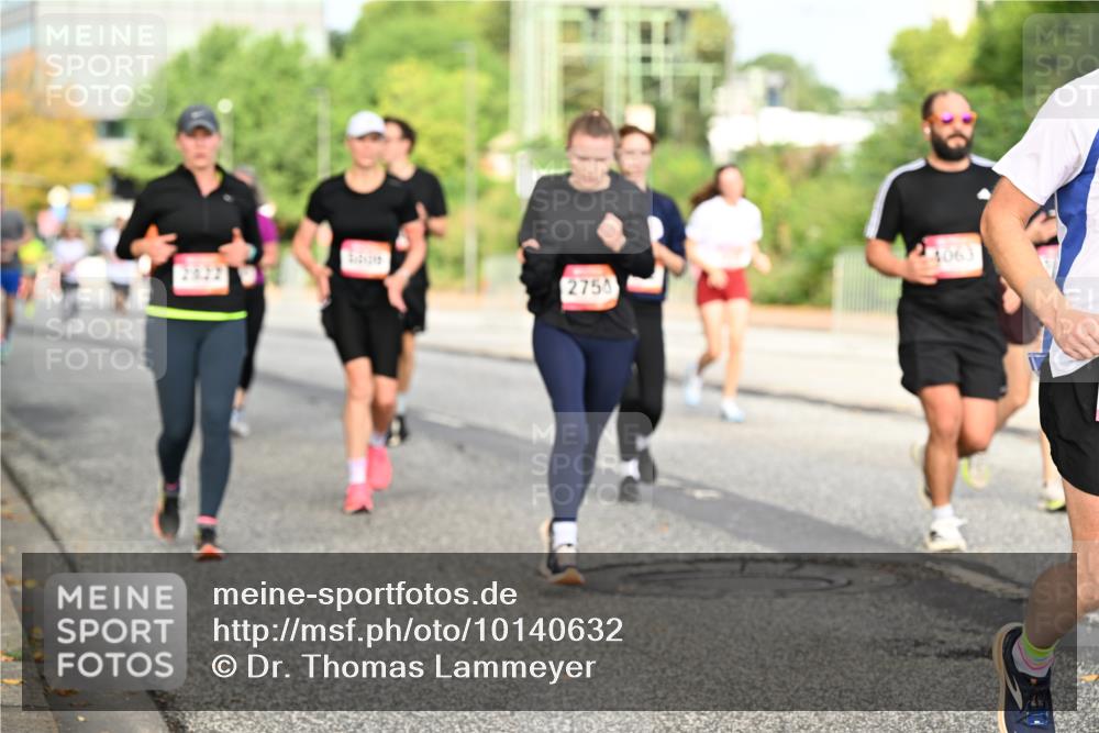 06.09.2026 - CURREX Alsterlauf Dr. Thomas Lammeyer http://msf.ph/oto/10140632 06.09.2026 10:08:41 Laufen 2750 meine-sportfotos.de