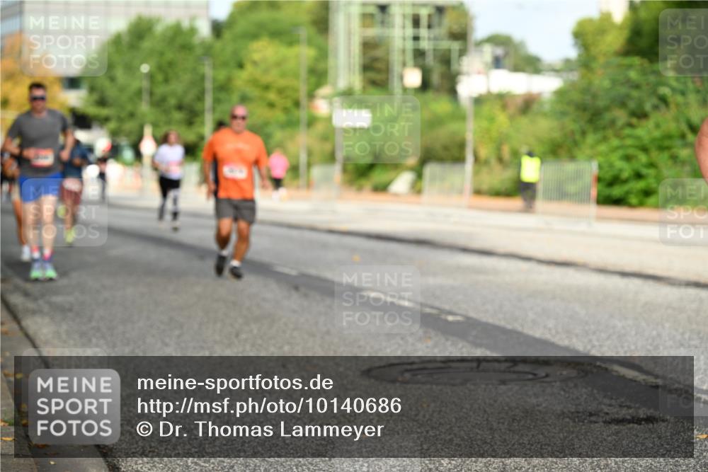 06.09.2026 - CURREX Alsterlauf Dr. Thomas Lammeyer http://msf.ph/oto/10140686 06.09.2026 10:08:47 Laufen  meine-sportfotos.de