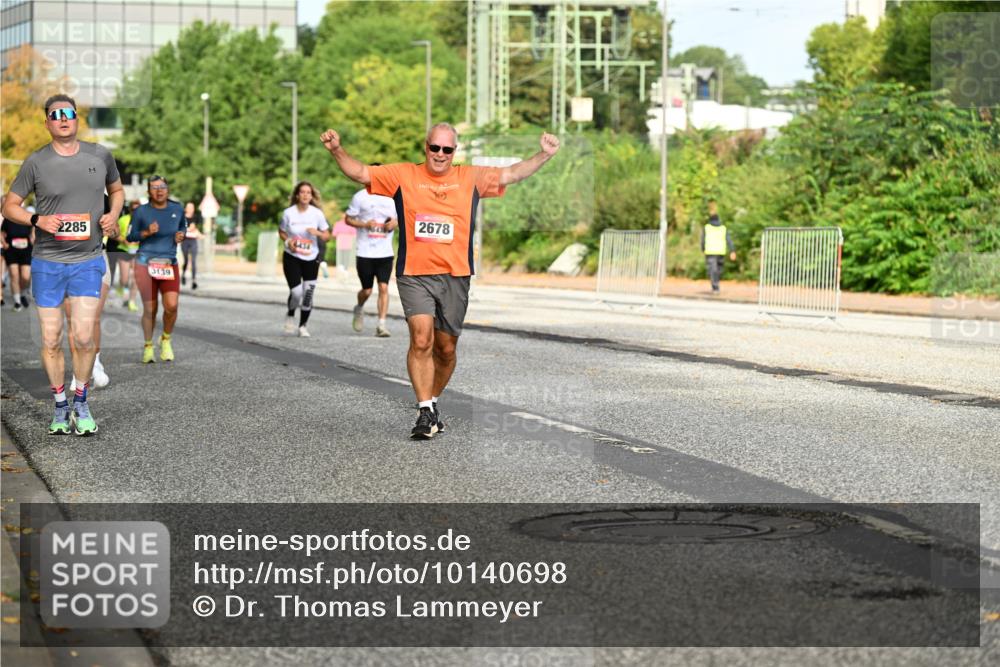 06.09.2026 - CURREX Alsterlauf Dr. Thomas Lammeyer http://msf.ph/oto/10140698 06.09.2026 10:08:49 Laufen 2285, 3139, 2678 meine-sportfotos.de