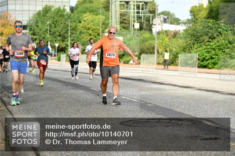 06.09.2026 - CURREX Alsterlauf Dr. Thomas Lammeyer http://msf.ph/oto/10140701 06.09.2026 10:08:49 Laufen 2285, 39, 10, 2678 meine-sportfotos.de
