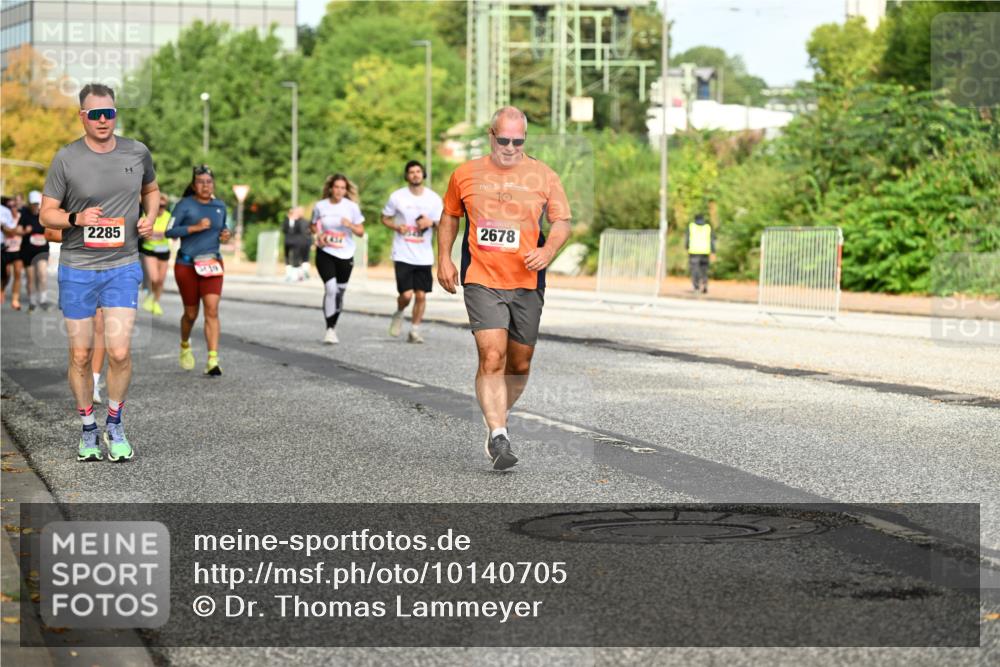 06.09.2026 - CURREX Alsterlauf Dr. Thomas Lammeyer http://msf.ph/oto/10140705 06.09.2026 10:08:50 Laufen 2285, 10, 2678 meine-sportfotos.de