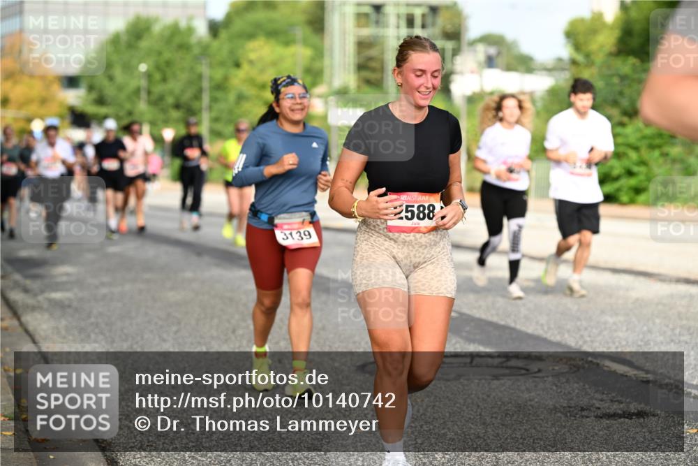 06.09.2026 - CURREX Alsterlauf Dr. Thomas Lammeyer http://msf.ph/oto/10140742 06.09.2026 10:08:54 Laufen 3139, 2588 meine-sportfotos.de