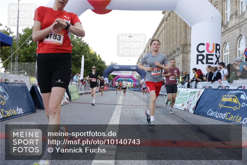 06.09.2026 - CURREX Alsterlauf Yannick Fuchs http://msf.ph/oto/10140743 06.09.2026 09:46:28 Ziel 2563, 2683, 2752, 3132, 3182, 4183, 4287, 4537, 4619, 5419, 6109, 6224 meine-sportfotos.de