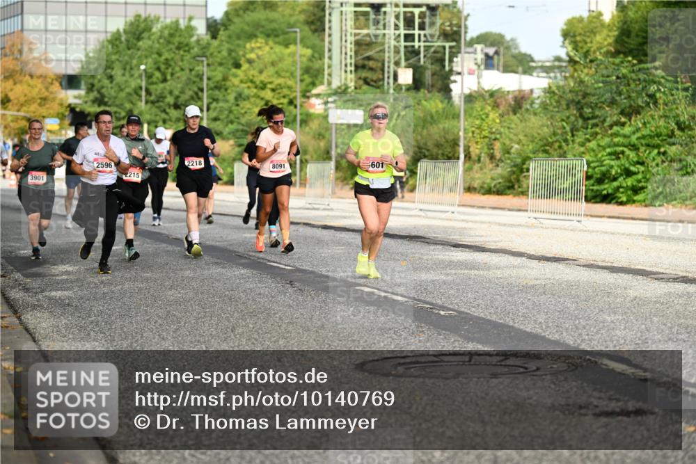 06.09.2026 - CURREX Alsterlauf Dr. Thomas Lammeyer http://msf.ph/oto/10140769 06.09.2026 10:08:57 Laufen 3901, 2596, 2218, 8091, 601, 2215 meine-sportfotos.de