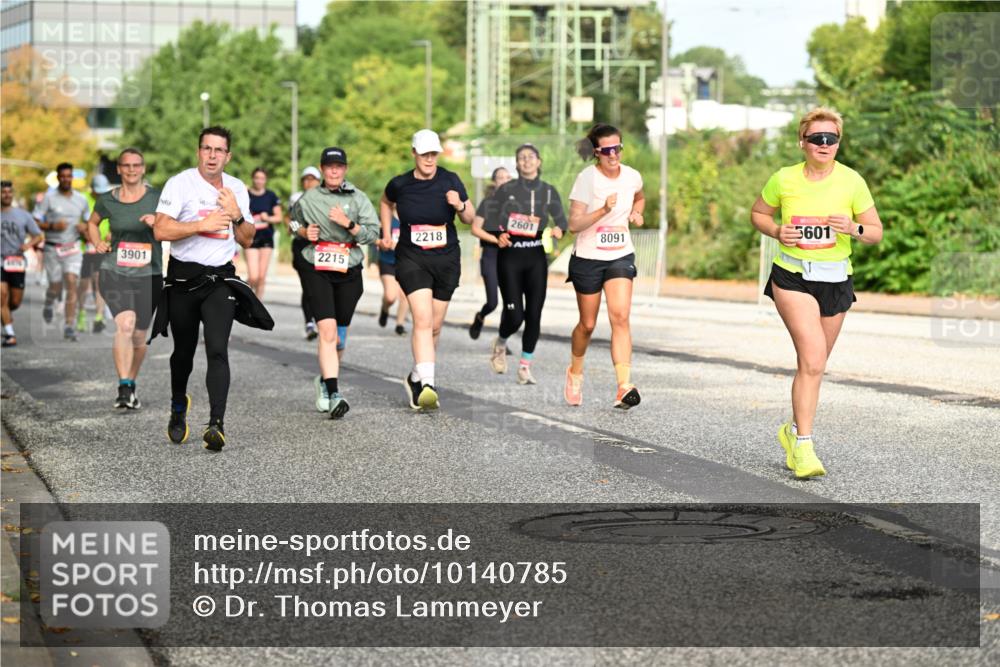 06.09.2026 - CURREX Alsterlauf Dr. Thomas Lammeyer http://msf.ph/oto/10140785 06.09.2026 10:08:59 Laufen 3901, 2601, 5601, 8091, 2218, 2215 meine-sportfotos.de