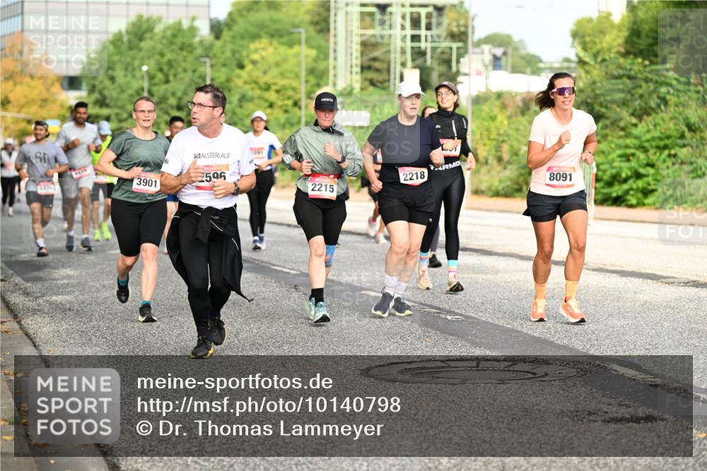 06.09.2026 - CURREX Alsterlauf Dr. Thomas Lammeyer http://msf.ph/oto/10140798 06.09.2026 10:09:01 Laufen 3901, 2596, 2218, 2215, 8091 meine-sportfotos.de