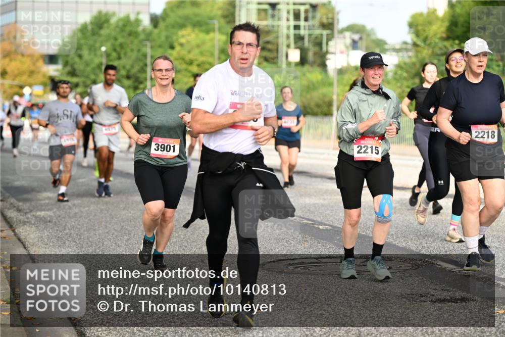 06.09.2026 - CURREX Alsterlauf Dr. Thomas Lammeyer http://msf.ph/oto/10140813 06.09.2026 10:09:02 Laufen 4576, 4375, 3901, 2215, 2218 meine-sportfotos.de