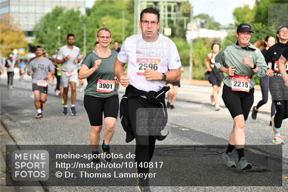 06.09.2026 - CURREX Alsterlauf Dr. Thomas Lammeyer http://msf.ph/oto/10140817 06.09.2026 10:09:03 Laufen 3901, 2596, 2215, 11 meine-sportfotos.de
