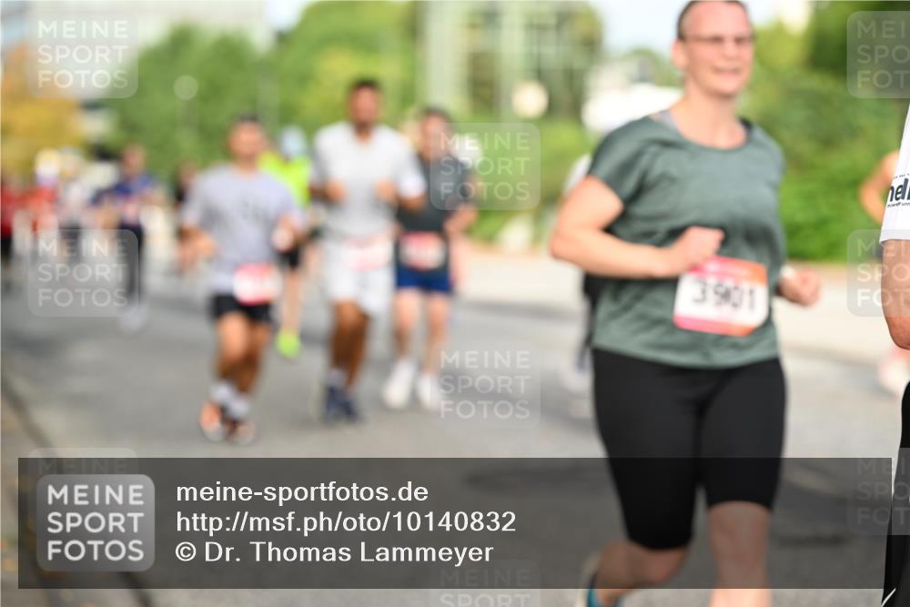 06.09.2026 - CURREX Alsterlauf Dr. Thomas Lammeyer http://msf.ph/oto/10140832 06.09.2026 10:09:05 Laufen 3901 meine-sportfotos.de