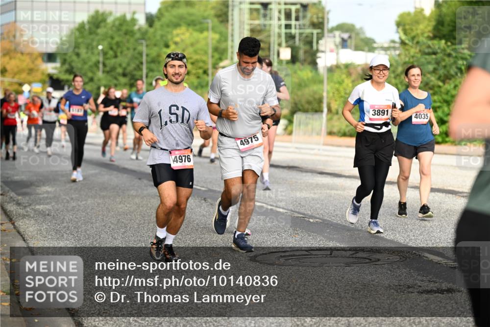 06.09.2026 - CURREX Alsterlauf Dr. Thomas Lammeyer http://msf.ph/oto/10140836 06.09.2026 10:09:05 Laufen 4975, 3891, 4976, 4035 meine-sportfotos.de