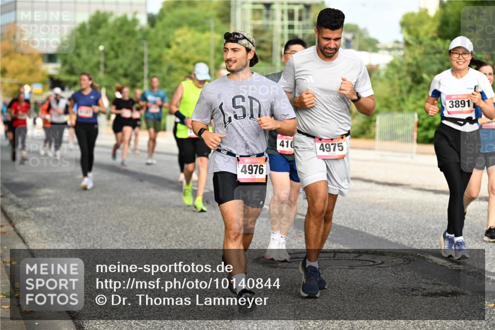 06.09.2026 - CURREX Alsterlauf Dr. Thomas Lammeyer http://msf.ph/oto/10140844 06.09.2026 10:09:06 Laufen 410, 4975, 3891, 4976 meine-sportfotos.de