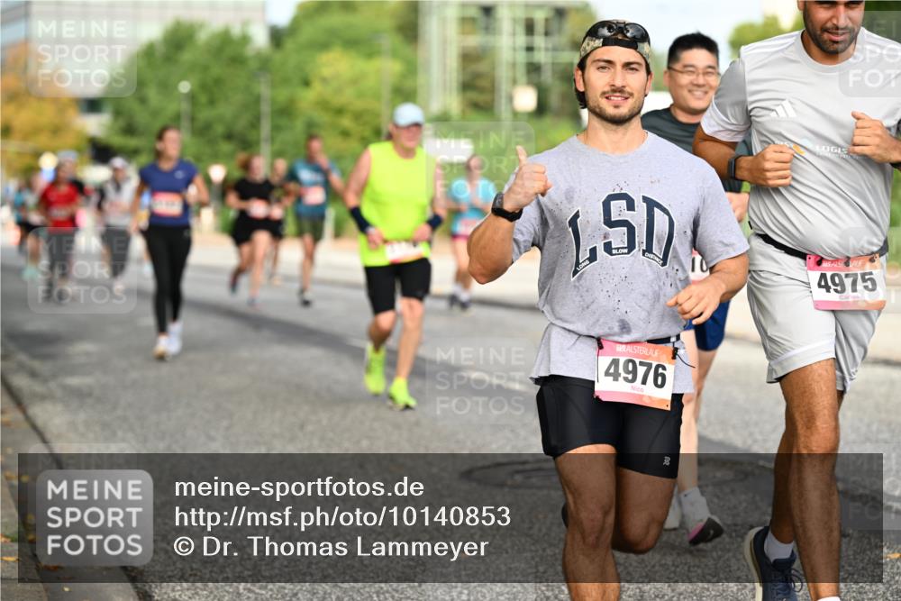 06.09.2026 - CURREX Alsterlauf Dr. Thomas Lammeyer http://msf.ph/oto/10140853 06.09.2026 10:09:07 Laufen 4975, 4976 meine-sportfotos.de