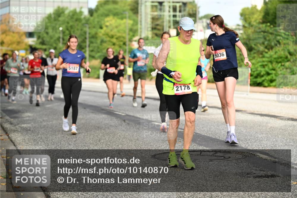 06.09.2026 - CURREX Alsterlauf Dr. Thomas Lammeyer http://msf.ph/oto/10140870 06.09.2026 10:09:09 Laufen 5187, 2178, 5036 meine-sportfotos.de