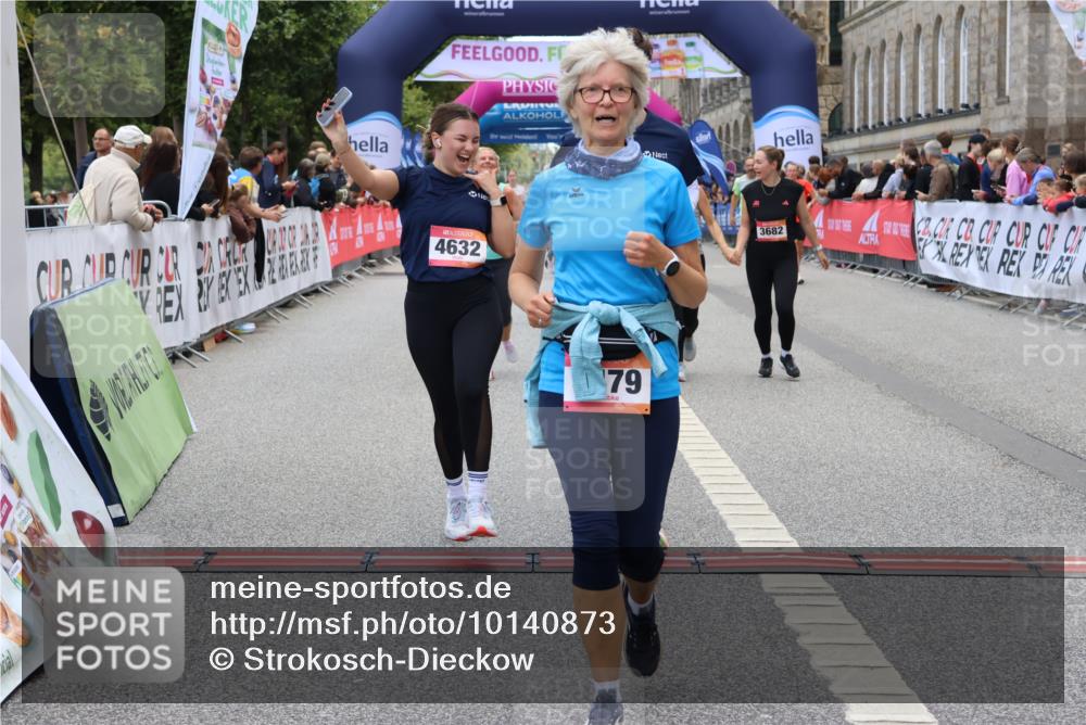 06.09.2026 - CURREX Alsterlauf Strokosch-Dieckow http://msf.ph/oto/10140873 06.09.2026 10:18:19 Ziel 2026, 2208, 2209, 2262, 2381, 3083, 3682, 3683, 4186, 4391, 4479, 4632, 4644, 5050, 5572, 6339, 8290 meine-sportfotos.de