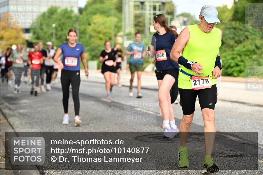 06.09.2026 - CURREX Alsterlauf Dr. Thomas Lammeyer http://msf.ph/oto/10140877 06.09.2026 10:09:10 Laufen 5187, 5036, 2178 meine-sportfotos.de