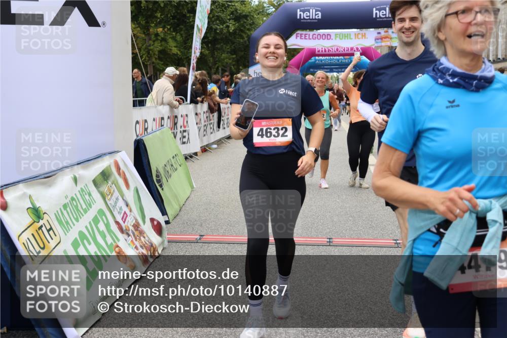 06.09.2026 - CURREX Alsterlauf Strokosch-Dieckow http://msf.ph/oto/10140887 06.09.2026 10:18:20 Ziel 2208, 2209, 2262, 2381, 3083, 3682, 3683, 4186, 4391, 4479, 4632, 4644, 5050, 5572, 6321, 6322, 6339, 8290 meine-sportfotos.de