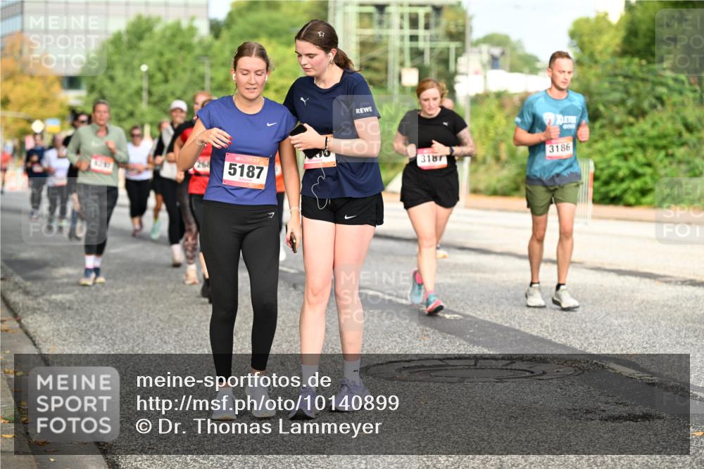 06.09.2026 - CURREX Alsterlauf Dr. Thomas Lammeyer http://msf.ph/oto/10140899 06.09.2026 10:09:13 Laufen 5187, 3186, 3187 meine-sportfotos.de