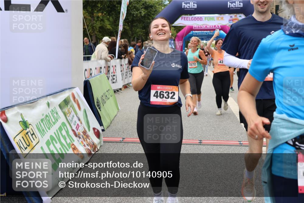 06.09.2026 - CURREX Alsterlauf Strokosch-Dieckow http://msf.ph/oto/10140905 06.09.2026 10:18:21 Ziel 2262, 2381, 3083, 3682, 3683, 4186, 4391, 4479, 4632, 4644, 5050, 5572, 6321, 6322, 6339, 8290 meine-sportfotos.de