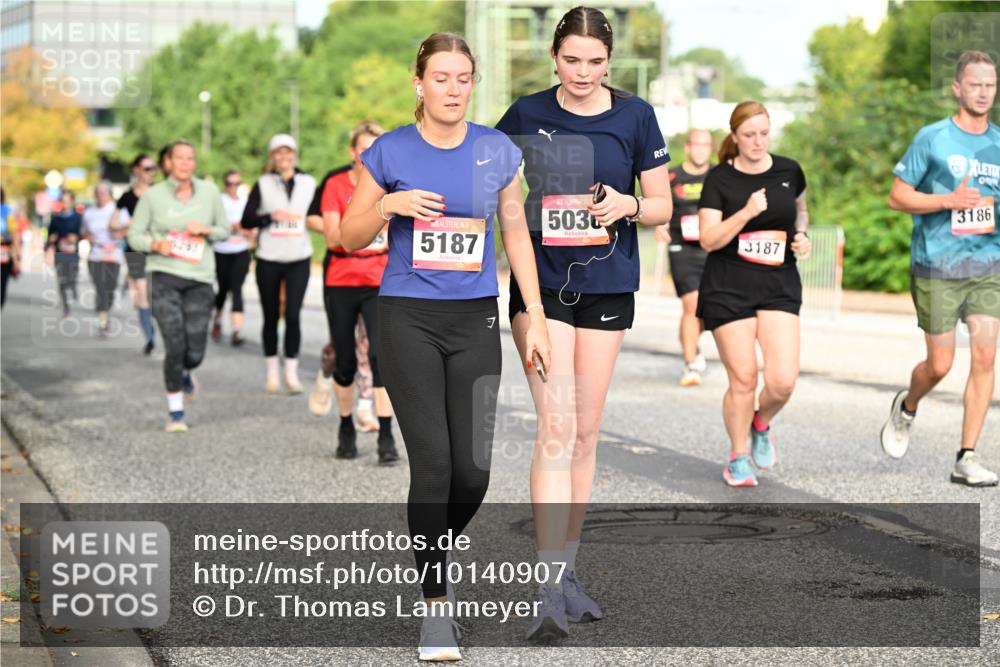 06.09.2026 - CURREX Alsterlauf Dr. Thomas Lammeyer http://msf.ph/oto/10140907 06.09.2026 10:09:14 Laufen 5187, 503, 7, 3187, 3186 meine-sportfotos.de