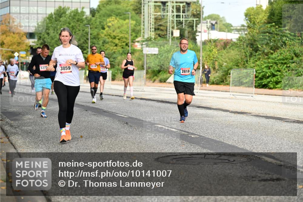 06.09.2026 - CURREX Alsterlauf Dr. Thomas Lammeyer http://msf.ph/oto/10141007 06.09.2026 10:09:27 Laufen 3516, 5372, 3859, 3342, 2929, 2818 meine-sportfotos.de