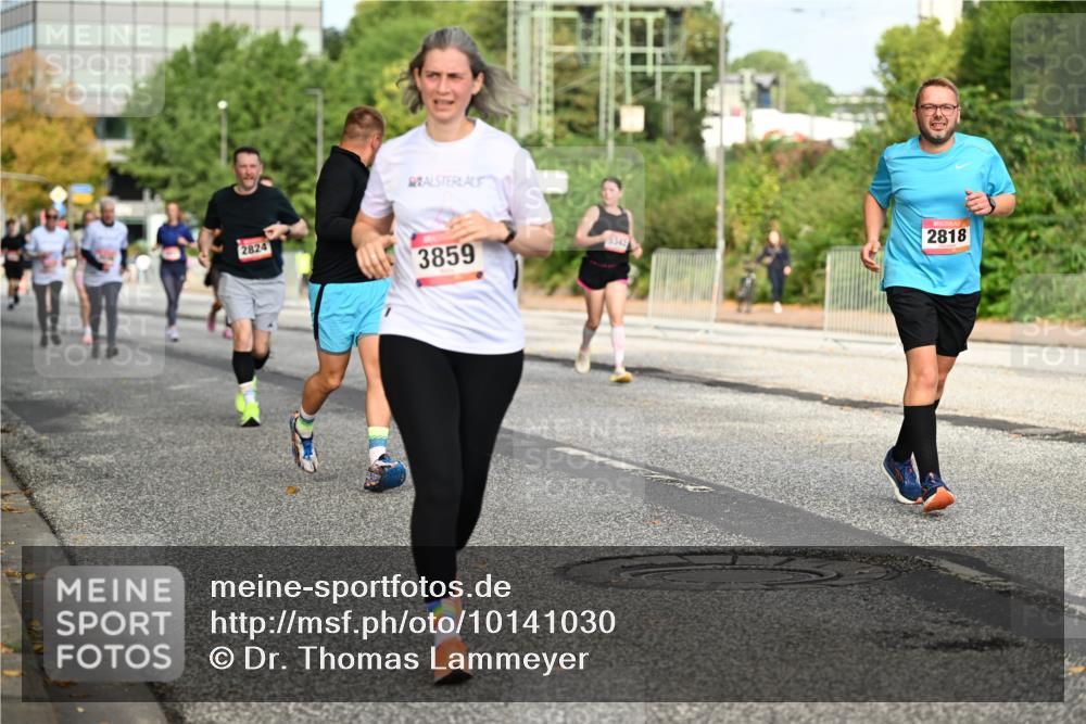 06.09.2026 - CURREX Alsterlauf Dr. Thomas Lammeyer http://msf.ph/oto/10141030 06.09.2026 10:09:29 Laufen 2824, 3859, 2818 meine-sportfotos.de