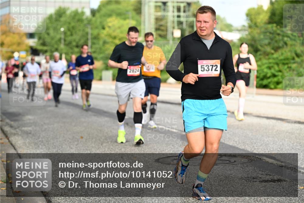 06.09.2026 - CURREX Alsterlauf Dr. Thomas Lammeyer http://msf.ph/oto/10141052 06.09.2026 10:09:31 Laufen 2824, 5372 meine-sportfotos.de
