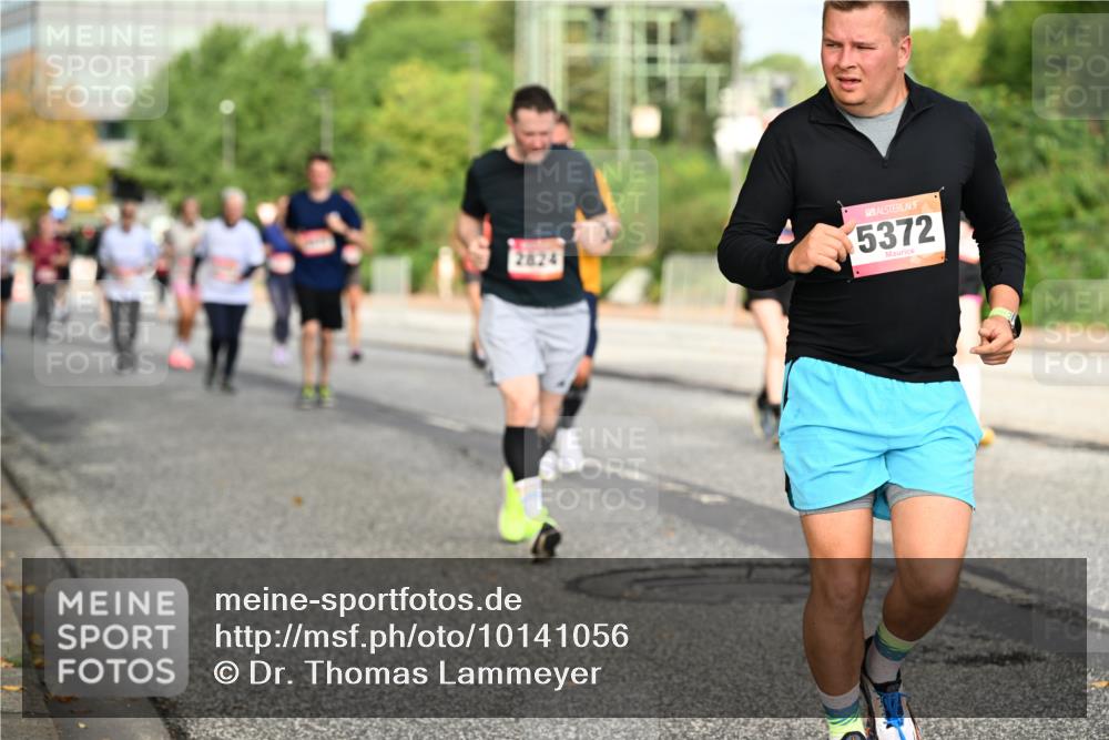 06.09.2026 - CURREX Alsterlauf Dr. Thomas Lammeyer http://msf.ph/oto/10141056 06.09.2026 10:09:31 Laufen 5372 meine-sportfotos.de