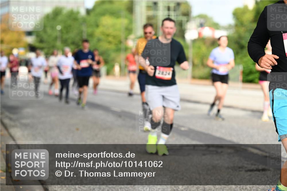 06.09.2026 - CURREX Alsterlauf Dr. Thomas Lammeyer http://msf.ph/oto/10141062 06.09.2026 10:09:32 Laufen  meine-sportfotos.de