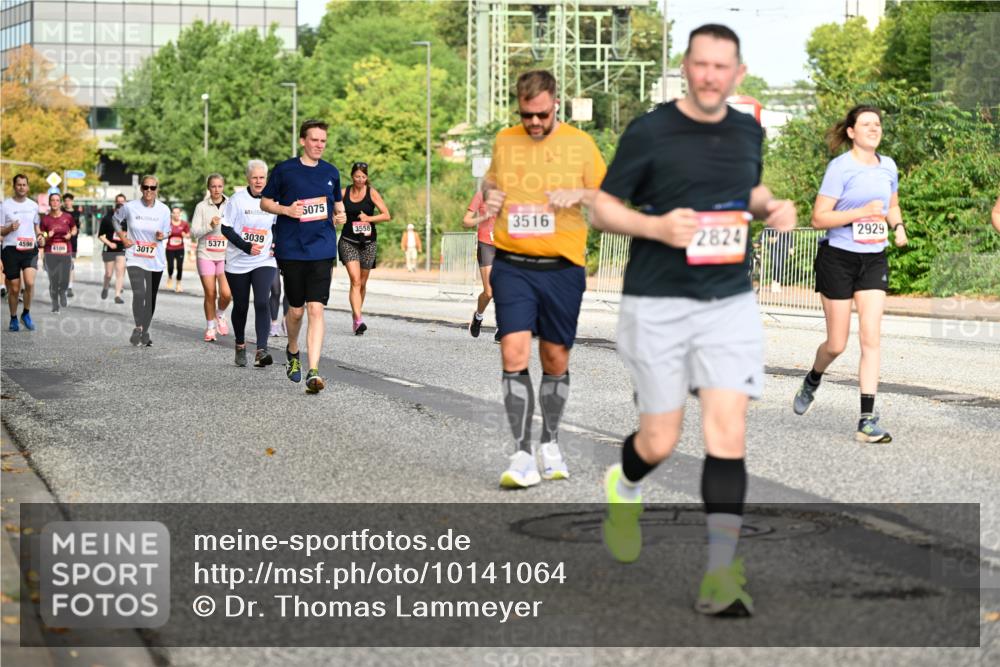 06.09.2026 - CURREX Alsterlauf Dr. Thomas Lammeyer http://msf.ph/oto/10141064 06.09.2026 10:09:33 Laufen 5371, 4596, 4109, 3017, 3039, 5075, 3516, 3558, 2929, 2824 meine-sportfotos.de