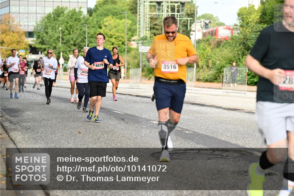 06.09.2026 - CURREX Alsterlauf Dr. Thomas Lammeyer http://msf.ph/oto/10141072 06.09.2026 10:09:33 Laufen 4596, 3017, 3039, 6075, 3558, 3516, 28 meine-sportfotos.de