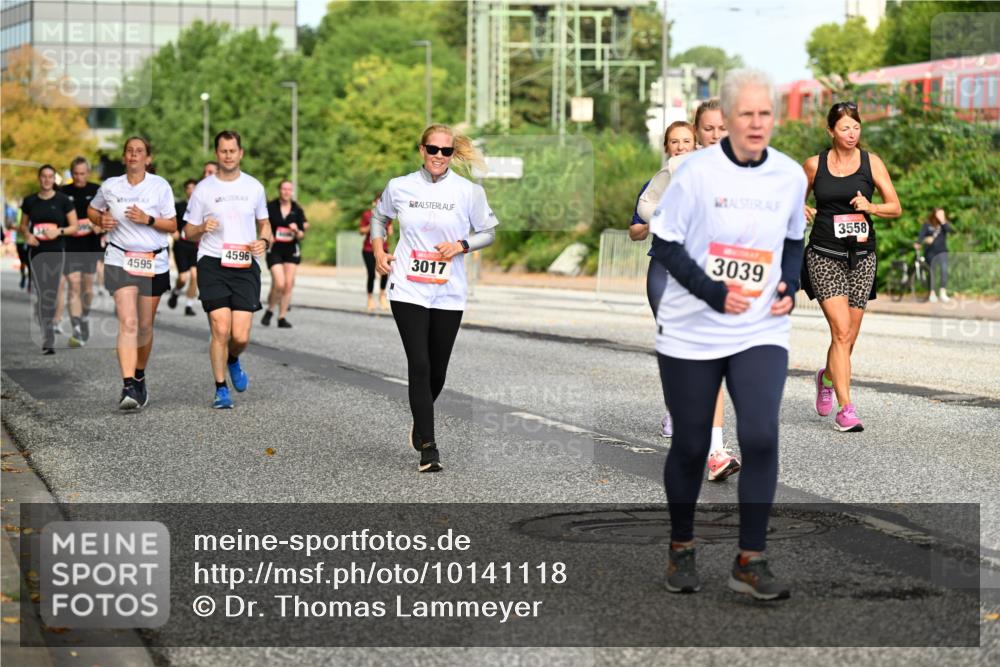 06.09.2026 - CURREX Alsterlauf Dr. Thomas Lammeyer http://msf.ph/oto/10141118 06.09.2026 10:09:38 Laufen 3017, 3039, 4595, 4596, 3558 meine-sportfotos.de