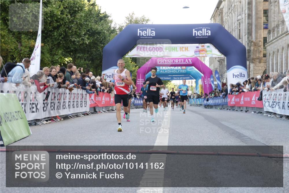 06.09.2026 - CURREX Alsterlauf Yannick Fuchs http://msf.ph/oto/10141162 06.09.2026 09:46:36 Ziel 2563, 2683, 2752, 3182, 4663, 4877, 5430, 5544, 6109 meine-sportfotos.de