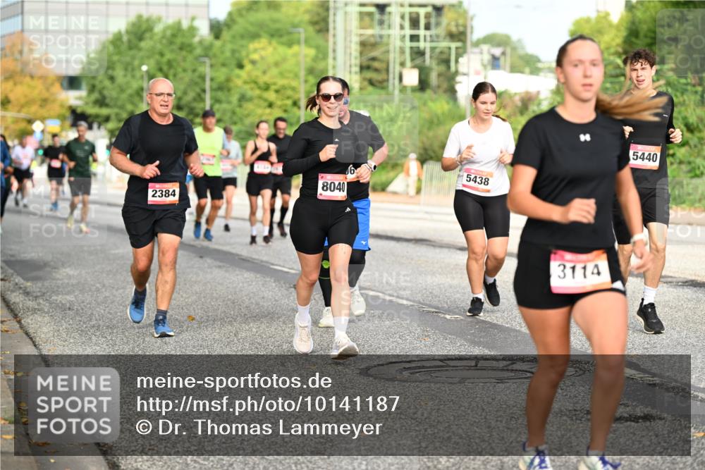 06.09.2026 - CURREX Alsterlauf Dr. Thomas Lammeyer http://msf.ph/oto/10141187 06.09.2026 10:09:48 Laufen 2384, 8040, 5438, 3114, 5440 meine-sportfotos.de