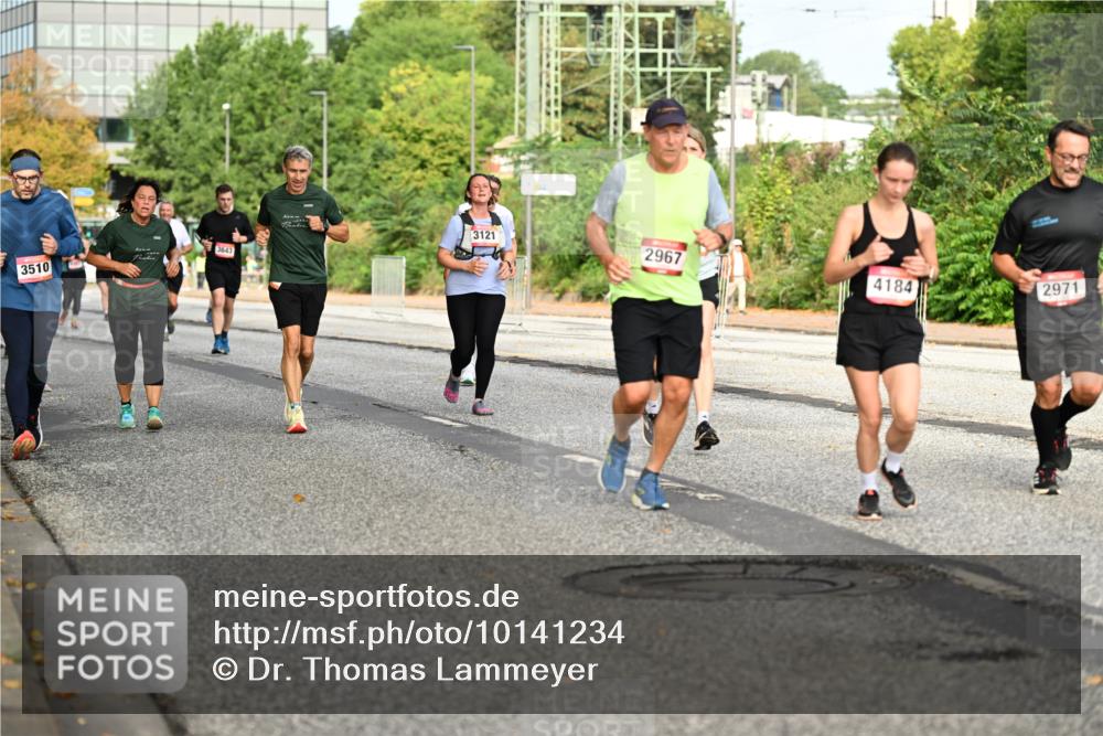 06.09.2026 - CURREX Alsterlauf Dr. Thomas Lammeyer http://msf.ph/oto/10141234 06.09.2026 10:09:53 Laufen 3510, 3643, 3121, 2967, 4184, 2971 meine-sportfotos.de