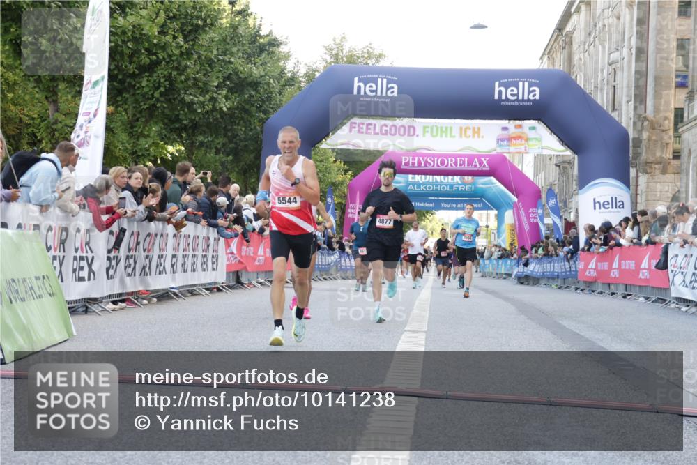 06.09.2026 - CURREX Alsterlauf Yannick Fuchs http://msf.ph/oto/10141238 06.09.2026 09:46:37 Ziel 2563, 2683, 2752, 4663, 4877, 5430, 5544, 6109 meine-sportfotos.de