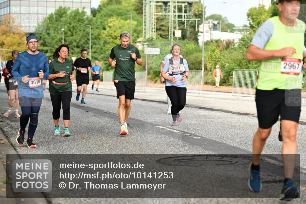 06.09.2026 - CURREX Alsterlauf Dr. Thomas Lammeyer http://msf.ph/oto/10141253 06.09.2026 10:09:55 Laufen 3510, 3643, 3121, 2967 meine-sportfotos.de