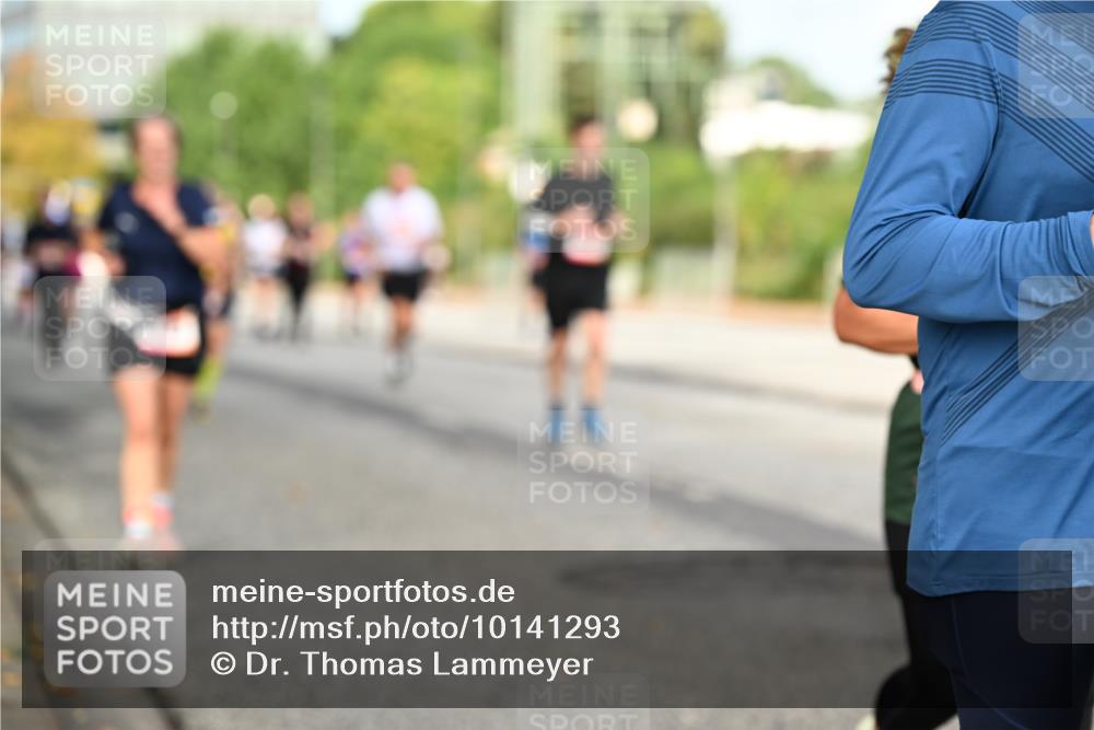 06.09.2026 - CURREX Alsterlauf Dr. Thomas Lammeyer http://msf.ph/oto/10141293 06.09.2026 10:09:59 Laufen  meine-sportfotos.de