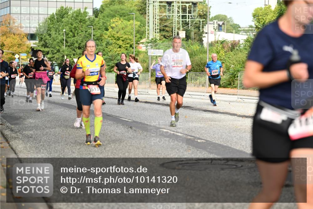 06.09.2026 - CURREX Alsterlauf Dr. Thomas Lammeyer http://msf.ph/oto/10141320 06.09.2026 10:10:03 Laufen 3631, 439, 3864, 3513, 5506, 399, 2800, 4362 meine-sportfotos.de