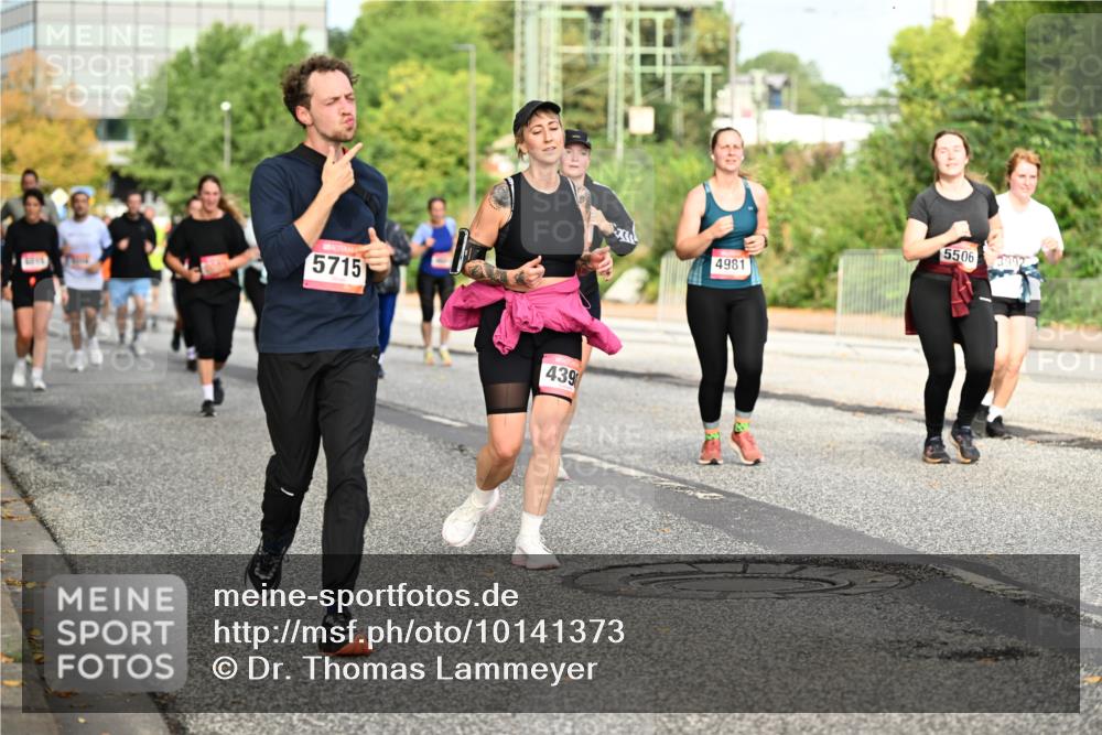 06.09.2026 - CURREX Alsterlauf Dr. Thomas Lammeyer http://msf.ph/oto/10141373 06.09.2026 10:10:08 Laufen 5715, 439, 4981, 5506, 3992 meine-sportfotos.de