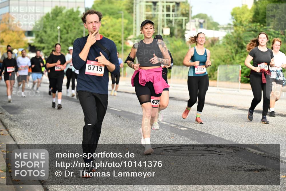 06.09.2026 - CURREX Alsterlauf Dr. Thomas Lammeyer http://msf.ph/oto/10141376 06.09.2026 10:10:09 Laufen 5715, 439, 4981, 5506, 3992 meine-sportfotos.de
